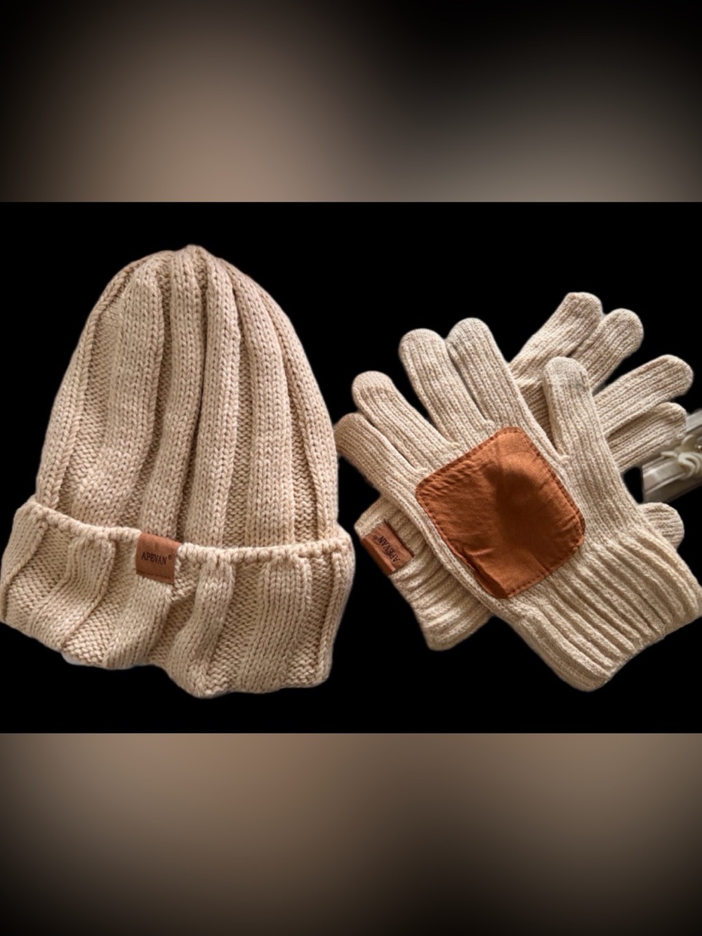 APEVAN Woman’s Cozy Knit Beanie & Gloves 2 pc Set, Creamy Beige, NWOT Soft Lined
